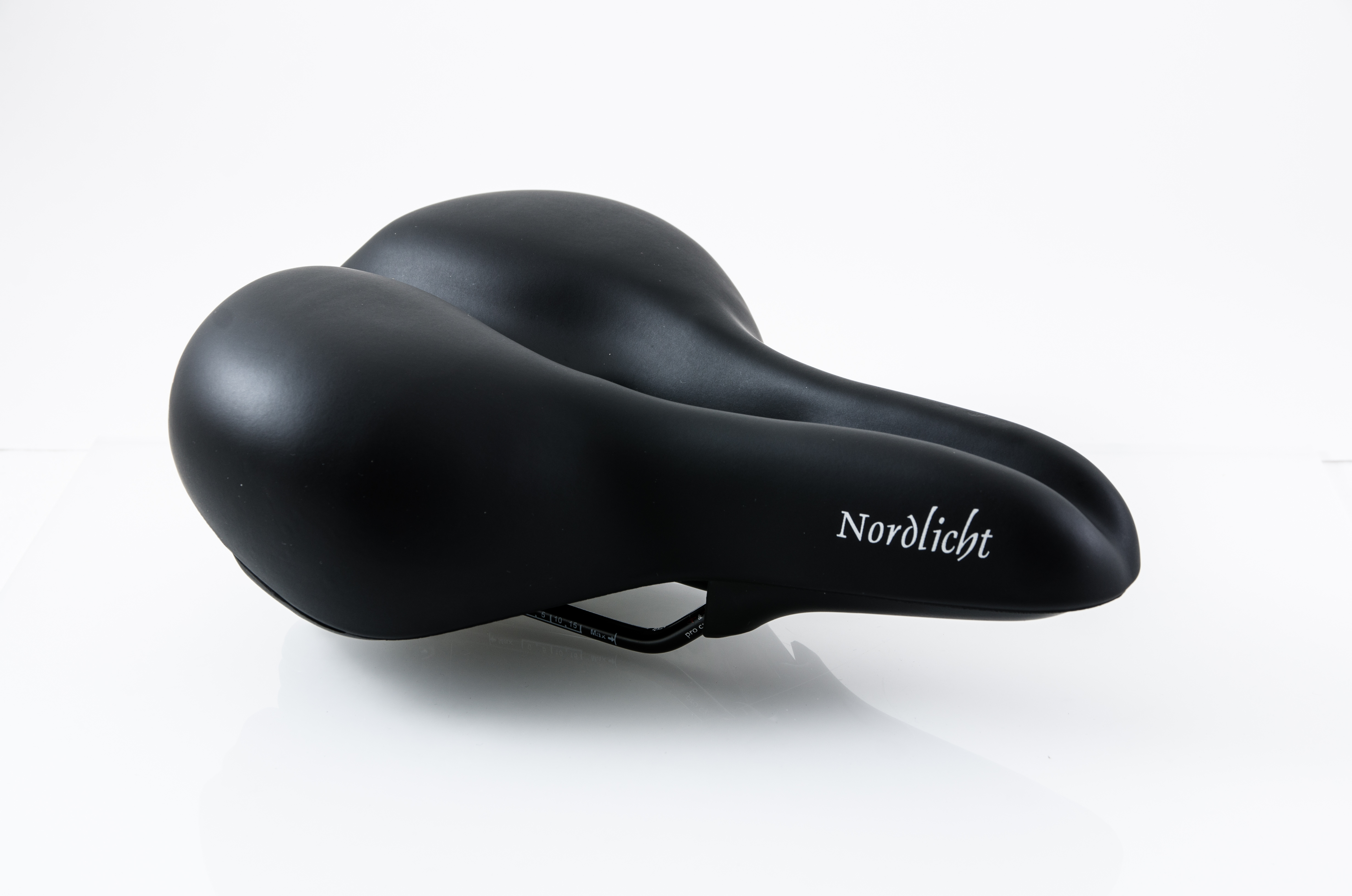 P&P Sattel Nordlicht mit Feder