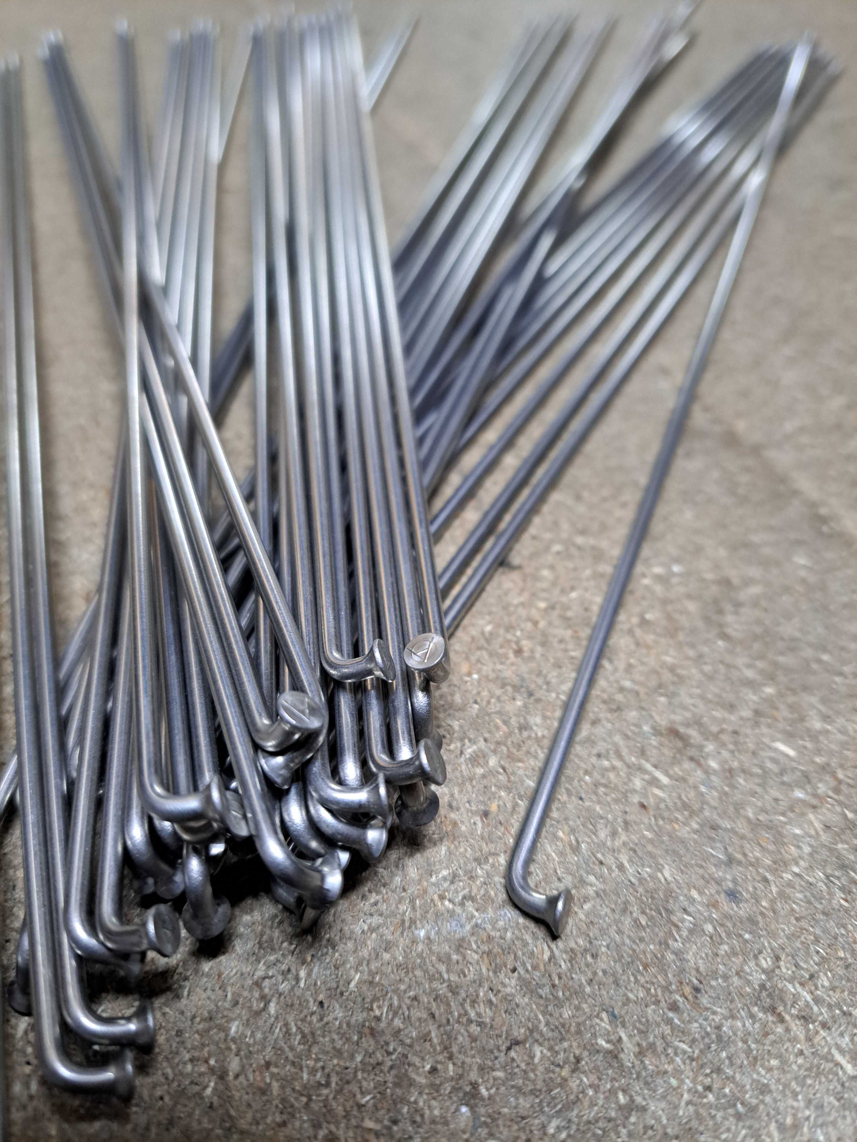 Speichen 2,0 mm Edelstahl mit Nippel 201 - 220 mm 3 Stück