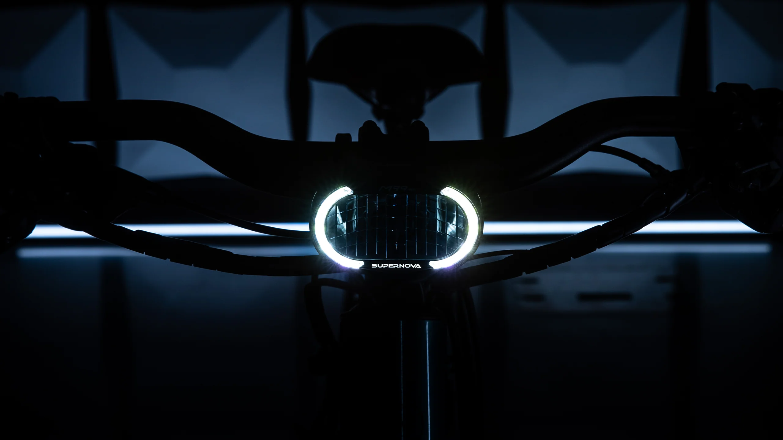 Supernova Scheinwerfer M99 Pro 2 25km/h