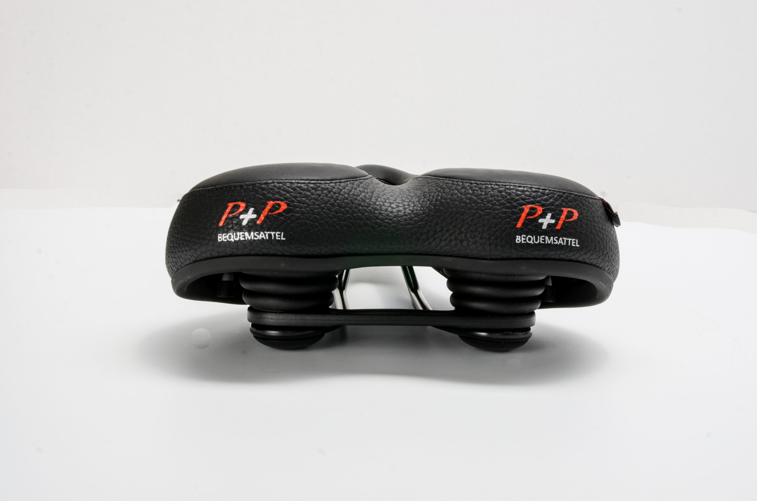 P&P Sattel Luftikus NEO black